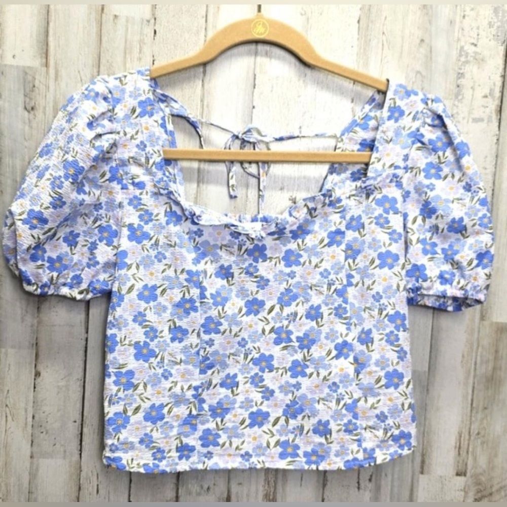 NWT Blu Pepper Blue Floral Puff Sleeve Top, Tie-Cutout & Shirred Back Sz:Small